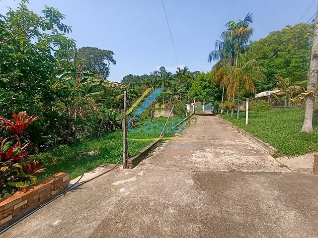 Chácara 3 quartos e 3 banheiros, à venda, no bairro Marmeleiro em Mairinque