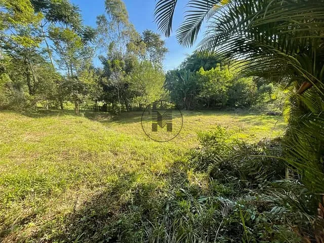 Chácara com 2500m², à venda, no bairro Bom Jardim em Guaratinguetá