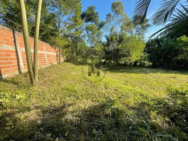 Chácara com 2500m², à venda, no bairro Bom Jardim em Guaratinguetá