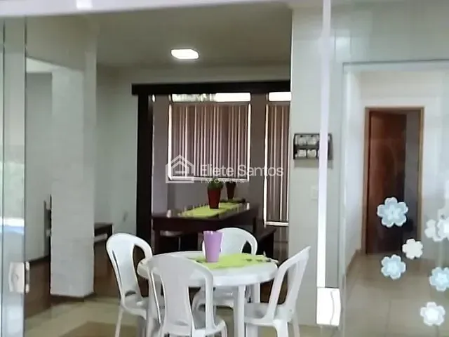 Chácara com 1117m² 2 quartos e 3 banheiros, à venda, no bairro Recanto Jatobá em Americana