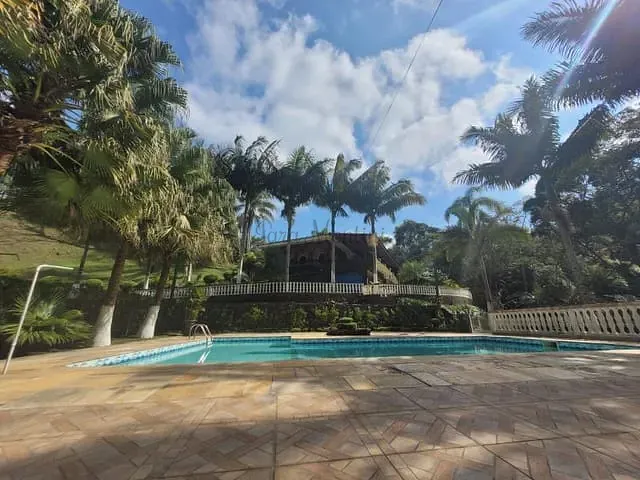 Chácara com 5500m² 3 quartos e 4 banheiros, à venda, no bairro centro em São Lourenço da Serra