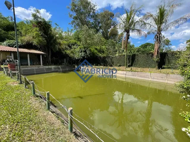 Chácara com 3211m² 3 quartos e 2 banheiros, à venda, no bairro Capivari em Louveira