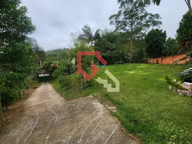 Chácara com 5831m² 2 quartos e 2 banheiros, à venda, no bairro Estância Piratininga em Suzano