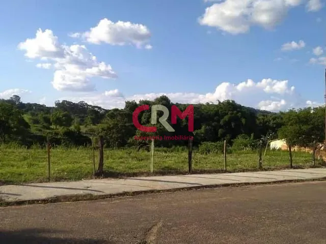 Chácara com 3200m², à venda, no bairro Jurupema em Taquaritinga