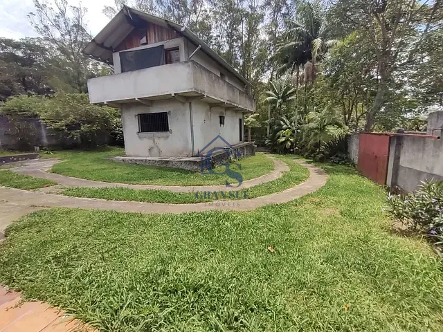 Chácara com 2000m² 4 quartos e 2 banheiros, à venda, no bairro Jardim Shangrilá (Zona Sul) em São Paulo