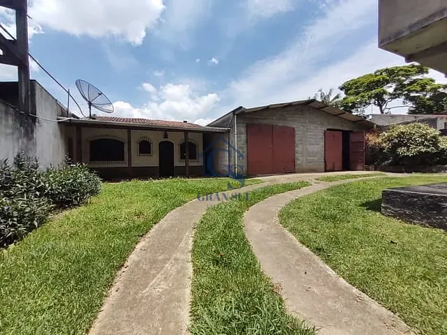 Chácara com 2000m² 4 quartos e 2 banheiros, à venda, no bairro Jardim Shangrilá (Zona Sul) em São Paulo