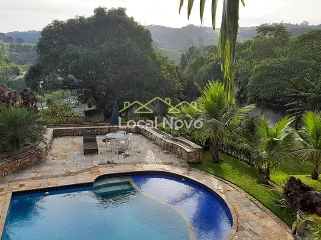 Chácara com 2122m² 4 quartos e 5 banheiros, à venda, no bairro Chácaras Copaco em Arujá