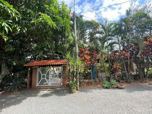 Chácara com 1000m² 4 quartos e 4 banheiros, à venda, no bairro Fazendinha em Artur Nogueira