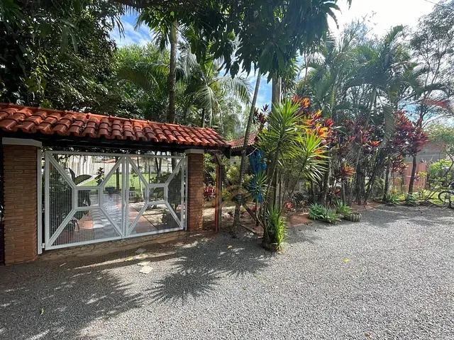 Chácara com 1000m² 4 quartos e 4 banheiros, à venda, no bairro Fazendinha em Artur Nogueira