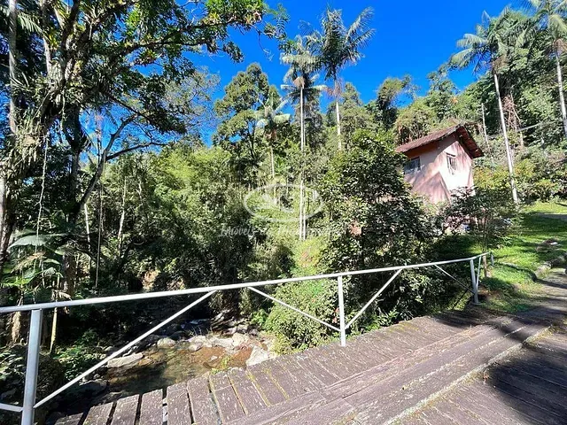 Chácara com 19515m² 3 quartos e 3 banheiros, à venda, no bairro Penedo em Itatiaia