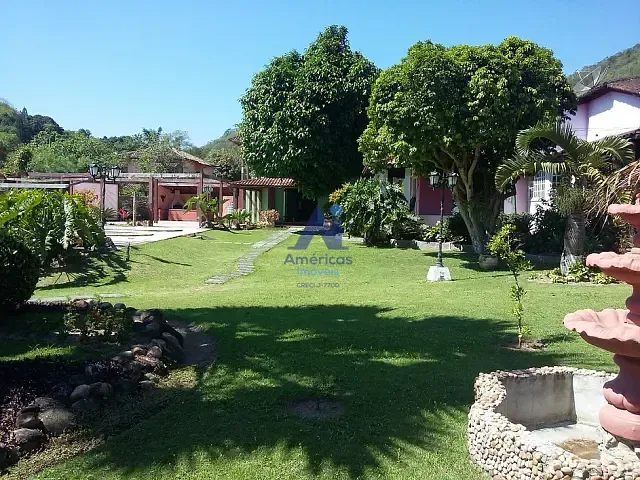 Chácara com 3851m² 5 quartos e 6 banheiros, à venda, no bairro Guaratiba em Rio de Janeiro