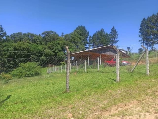 Chácara com 2650m² 3 quartos e 2 banheiros, à venda, no bairro Lavrinha em Contenda