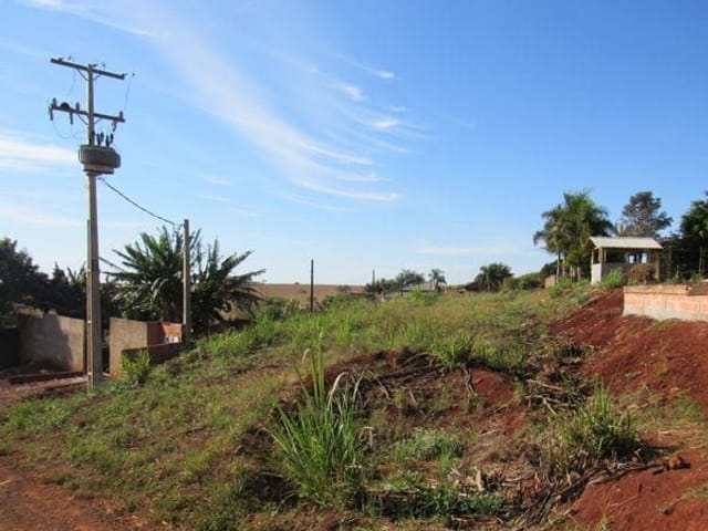 Chácara com 2000m², à venda, no bairro Condomínio Residêncial Estância Cabral em Cambé