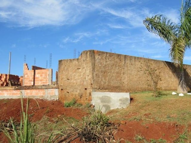 Chácara com 2000m², à venda, no bairro Condomínio Residêncial Estância Cabral em Cambé