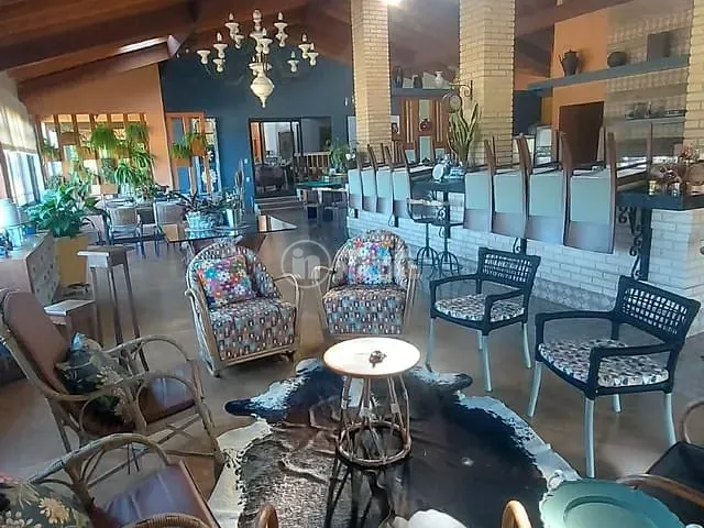 Chácara com 36300m² 5 quartos e 8 banheiros, à venda, no bairro Espírito Santo em Londrina