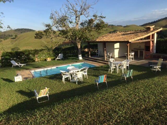 Foto do Chácara - Lindo Haras, no Bairro Pinheiros, em Vassouras, com asfalto até a porta!  Já pronto, com 34 Baias e pistas para prática do Esporte! | PHRR Imóveis