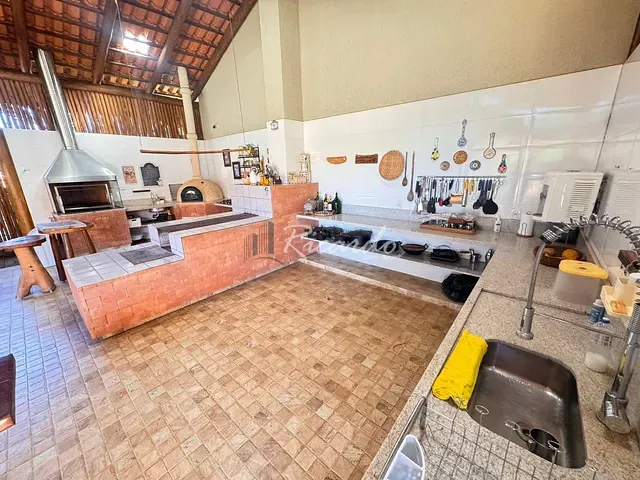 Chácara com 1904m² 6 quartos e 8 banheiros, à venda, no bairro Terra do Boi 2 em Hidrolândia