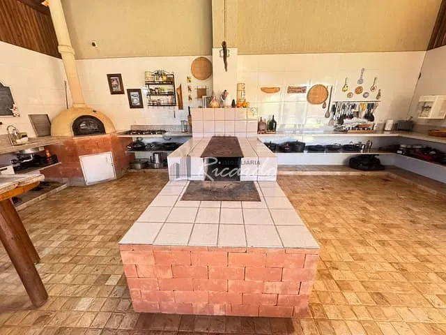 Chácara com 1904m² 6 quartos e 8 banheiros, à venda, no bairro Terra do Boi 2 em Hidrolândia