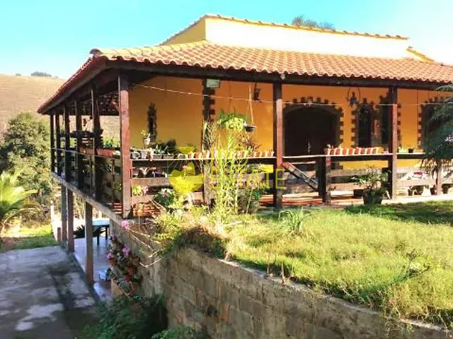 Chácara com 2000m² 3 quartos e 2 banheiros, à venda, no bairro Goiabal em Barra Mansa