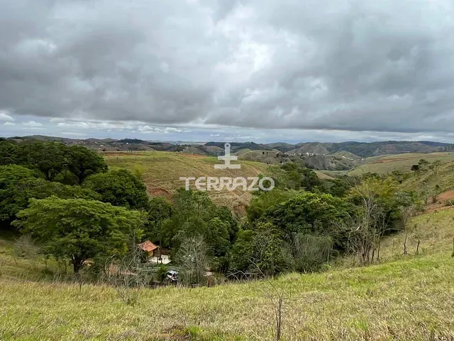 Chácara com 3600m², à venda, no bairro Califórnia da Barra em Barra do Piraí