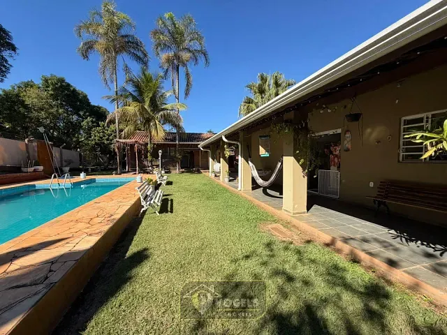 Chácara 3 quartos e 3 banheiros, à venda, no bairro Chácara Recreio Floresta em Jaguariúna