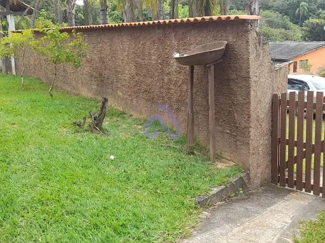 Chácara com 1580m² 3 quartos e 3 banheiros, à venda, no bairro Sarapuí em Alambari