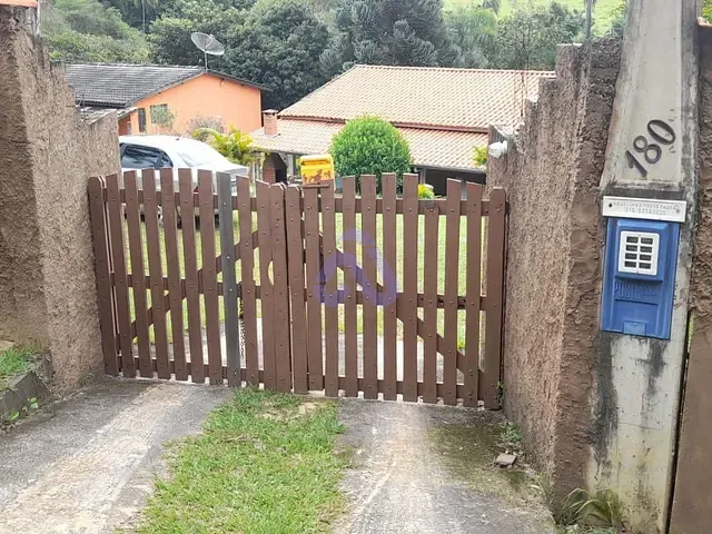Chácara com 1580m² 3 quartos e 3 banheiros, à venda, no bairro Sarapuí em Alambari