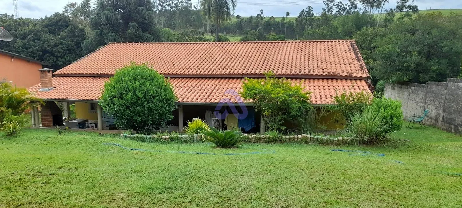 Chácara, 3 quartos, 1580 m² - Foto 1