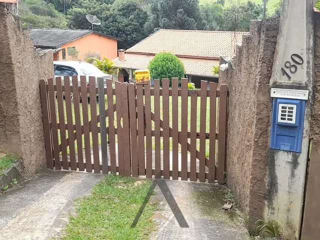 Chácara com 1580m² 3 quartos e 3 banheiros, à venda, no bairro Sarapuí em Alambari