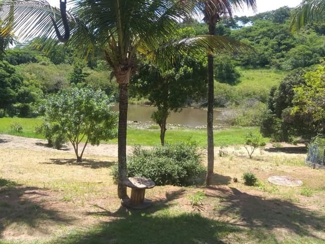Chácara com 7000m² 7 quartos e 10 banheiros, à venda, no bairro Granja dos Cavaleiros em Macaé