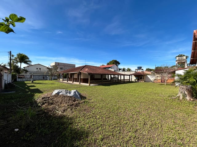 Chácara com 1080m² 2 quartos e 2 banheiros, à venda, no bairro Jardim Atlântico Oeste (Itaipuaçu) em Maricá
