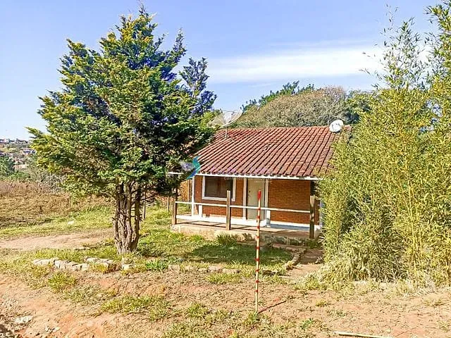 Chácara com 795m² 2 quartos e 1 banheiro, à venda, no bairro Vila Santa Helena em Atibaia