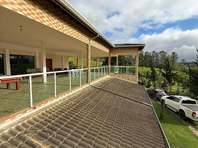 Chácara com 20000m² 9 quartos e 10 banheiros, à venda, no bairro centro em Biritiba-Mirim