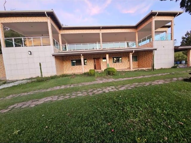 Chácara com 20000m² 9 quartos e 10 banheiros, à venda, no bairro centro em Biritiba-Mirim