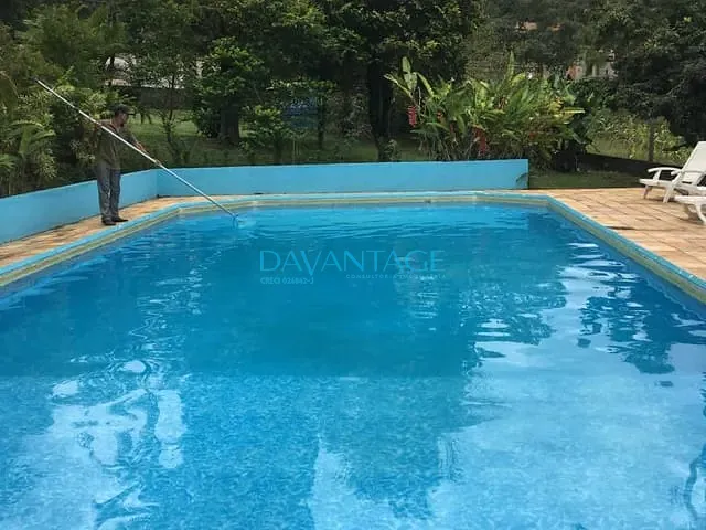 Chácara com 2000m² 3 quartos e 4 banheiros, à venda, no bairro marinque em Mairinque