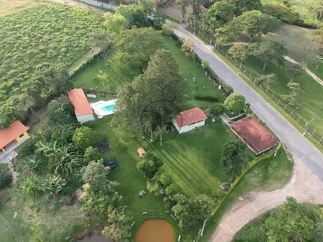 Chácara com 5100m² 2 quartos e 1 banheiro, à venda, no bairro Clube dos Quinhentos em Guaratinguetá