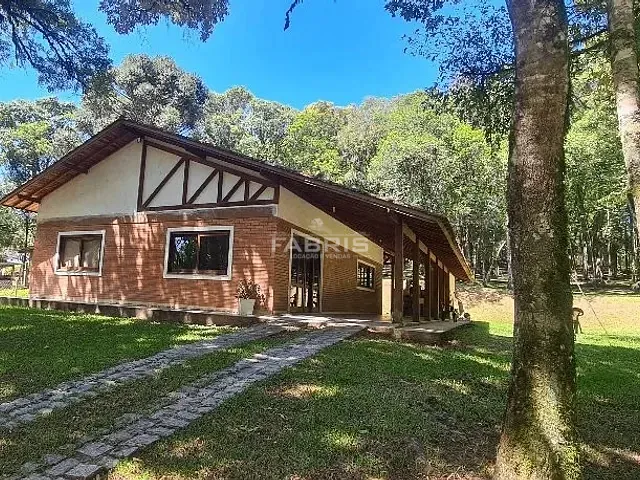 Chácara 3 quartos e 3 banheiros, à venda, no bairro Itaqui de Cima em Campo Largo