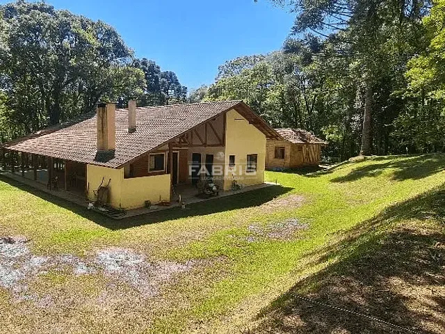 Chácara 3 quartos e 3 banheiros, à venda, no bairro Itaqui de Cima em Campo Largo