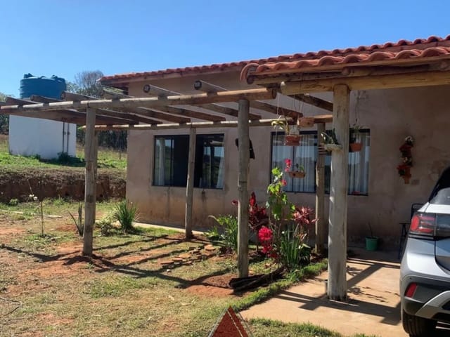 Chácara com 3200m² 3 quartos e 3 banheiros, à venda, no bairro Claraval em Claraval