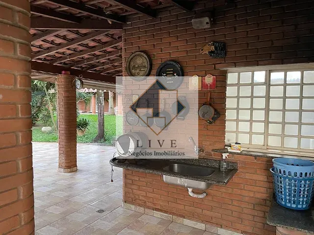 Chácara 3 quartos e 3 banheiros, à venda, no bairro Jardim Santa Adélia em Limeira