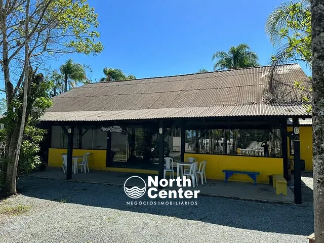 Chácara com 2100m², à venda, no bairro Costeira em Balneário Barra do Sul