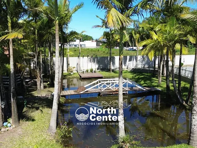 Chácara com 2100m², à venda, no bairro Costeira em Balneário Barra do Sul