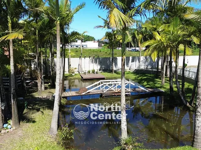 Chácara com 2100m², à venda, no bairro Costeira em Balneário Barra do Sul
