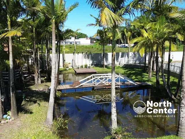 Chácara com 2100m², à venda, no bairro Costeira em Balneário Barra do Sul