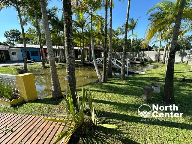 Chácara com 2100m², à venda, no bairro Costeira em Balneário Barra do Sul