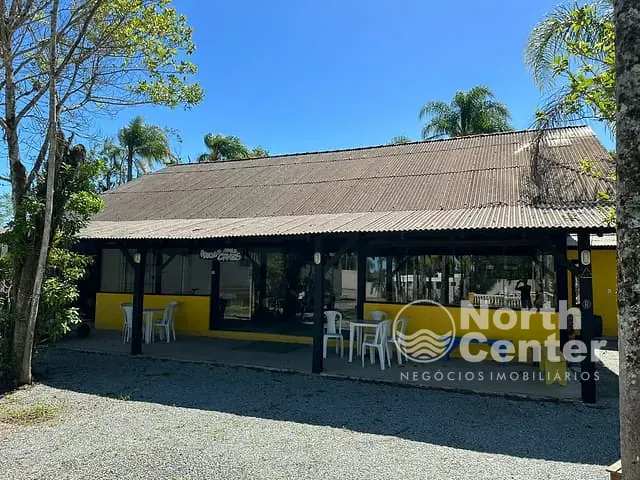 Chácara com 2100m², à venda, no bairro Costeira em Balneário Barra do Sul