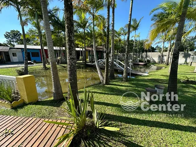 Chácara com 2100m², à venda, no bairro Costeira em Balneário Barra do Sul