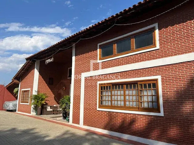 Chácara com 1175m² 5 quartos e 6 banheiros, à venda, no bairro Bosques da Pedra em Bragança Paulista
