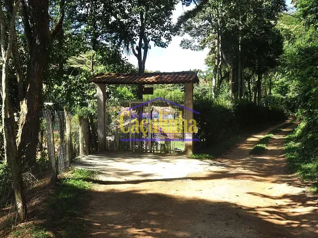 Chácara com 4000m² 5 quartos e 5 banheiros, à venda, no bairro Ipiabas em Barra do Piraí