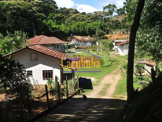 Chácara com 4000m² 5 quartos e 5 banheiros, à venda, no bairro Ipiabas em Barra do Piraí